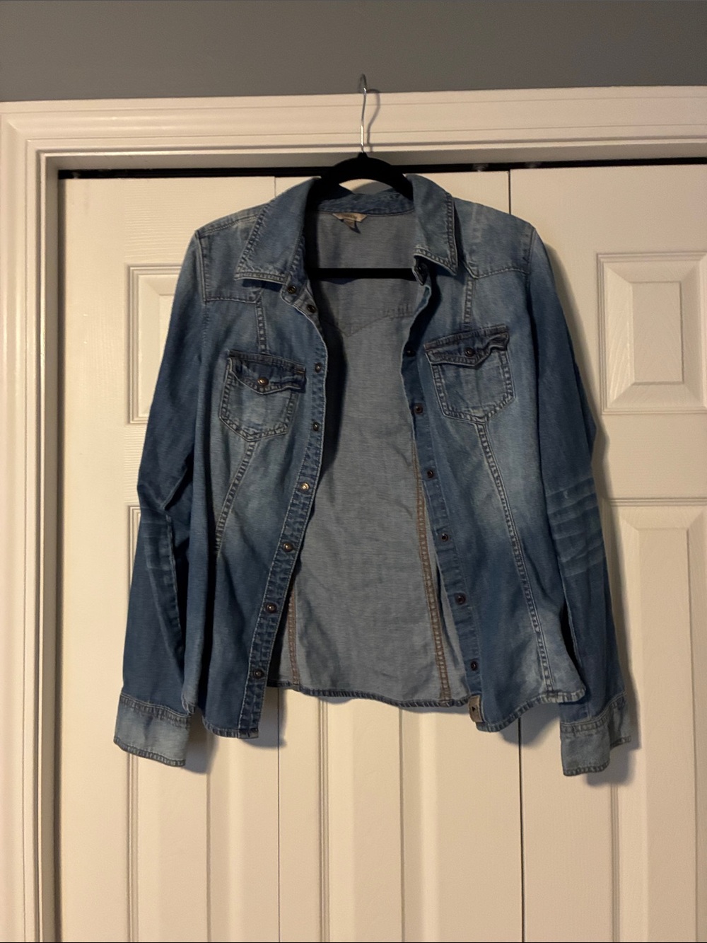 GUESS women’s Classic Light Blue Denim shirt - Women